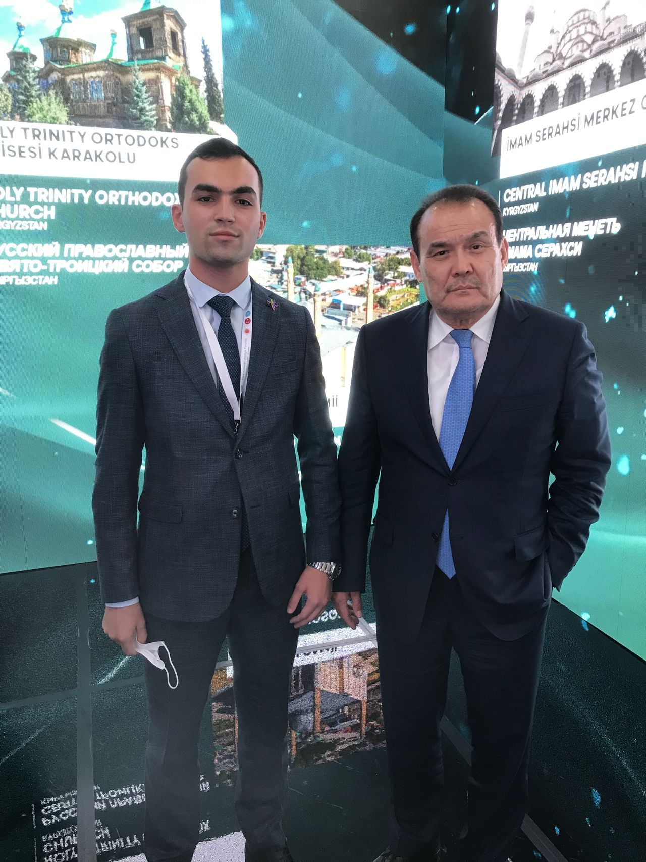“Türk Şurası Media Forumu”nda Türkdilli Dövlətlərin Əməkdaşlıq Şurasının Baş katibi Bağdad Amreyev ilə, İstanbul, oktyabr 2021